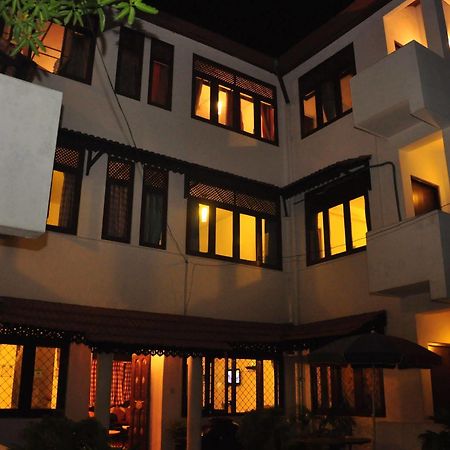 Blue Seas Guest House Dehiwala-Mount Lavinia Exterior foto