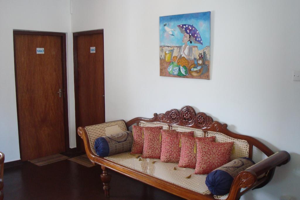 Blue Seas Guest House Dehiwala-Mount Lavinia Exterior foto