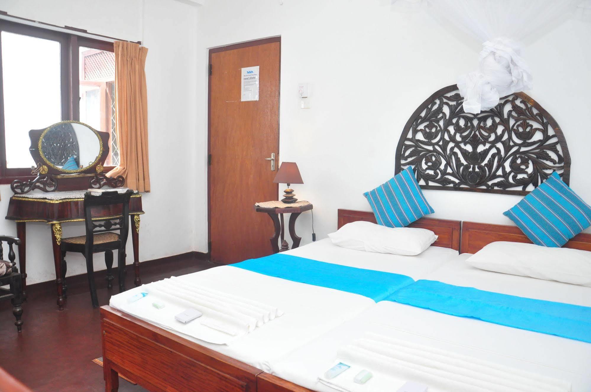 Blue Seas Guest House Dehiwala-Mount Lavinia Exterior foto